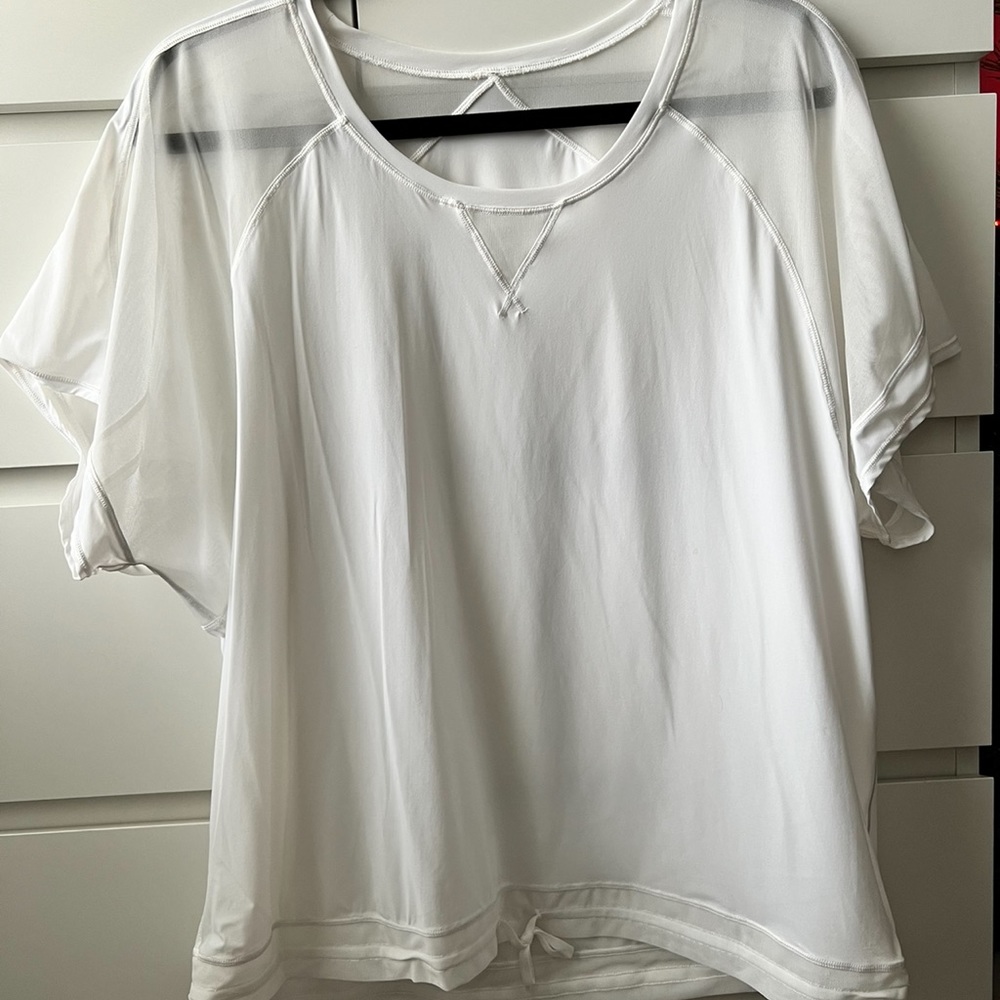 Lululemon white top sz8
